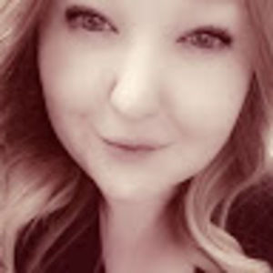 Meet your Posher, Katelyn